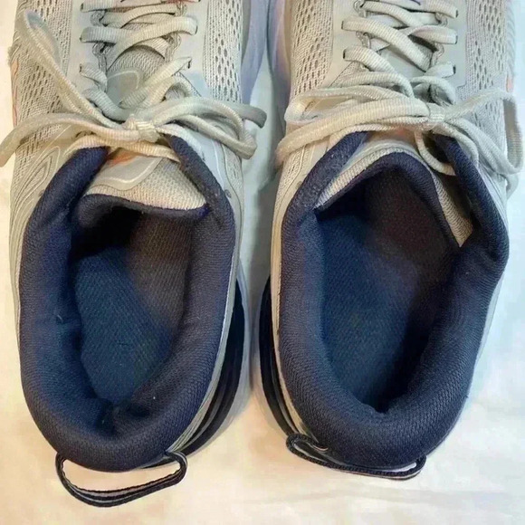 Hoka Bondi 7 Tennis Shoe Gray, Blue & Peach/Orange in Woman’s Size 9. - Picture 4 of 12